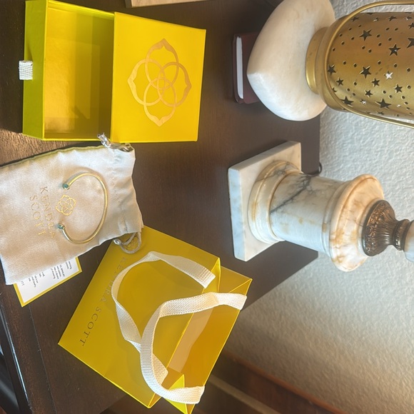 Kendra Scott Emma 14K Gold Ovr Brass
Cuff Bracelet Blue - Picture 5 of 5